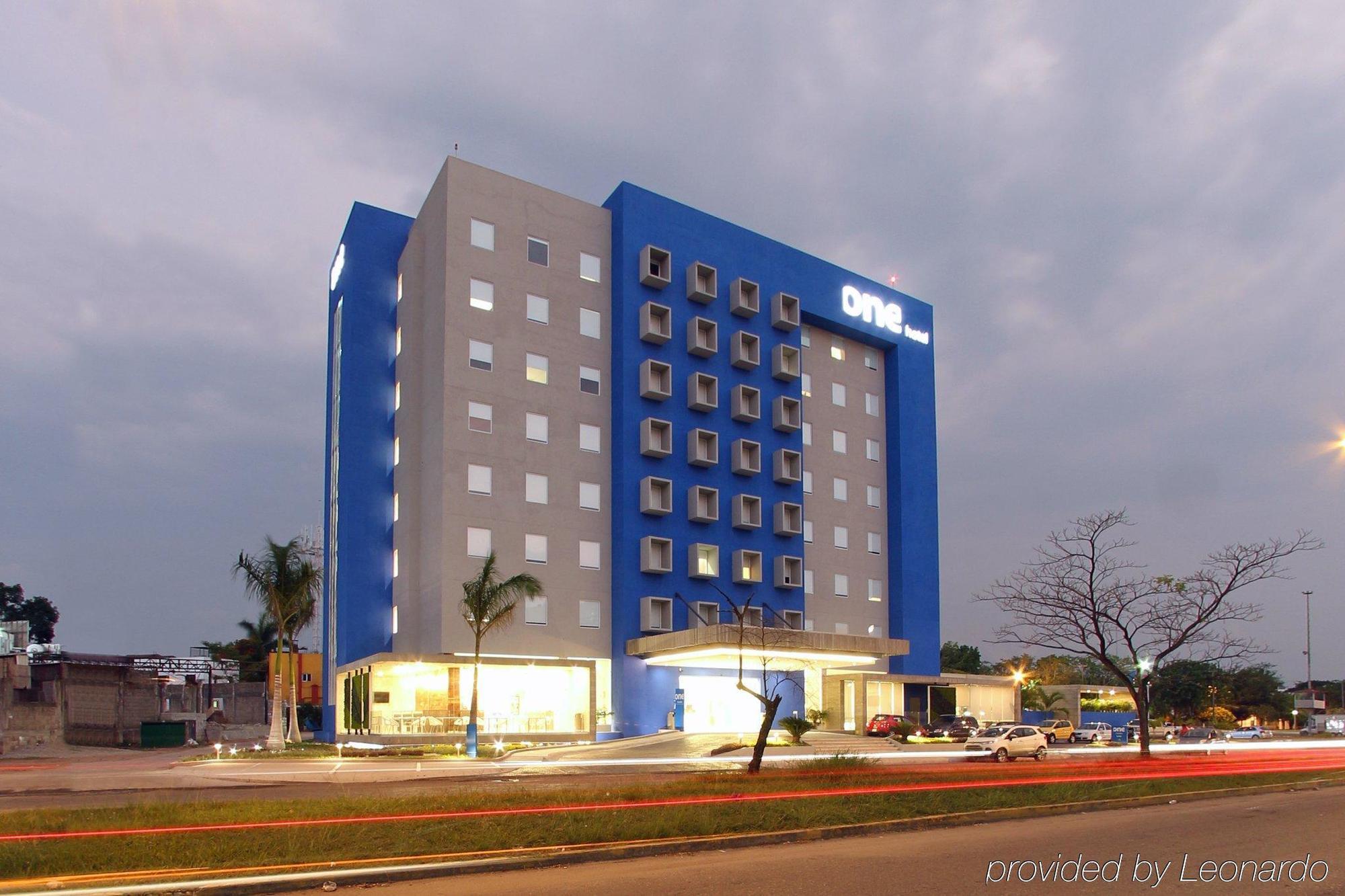 One Villahermosa 2000 Zewnętrze zdjęcie