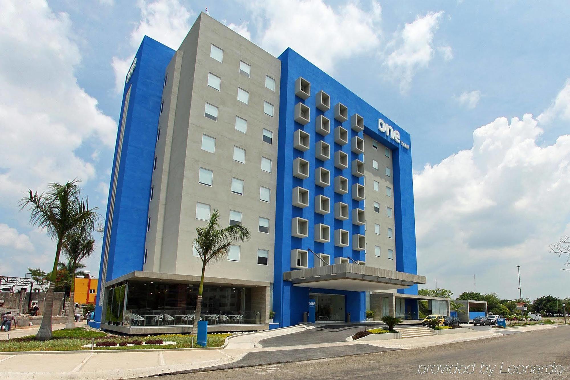 One Villahermosa 2000 Zewnętrze zdjęcie