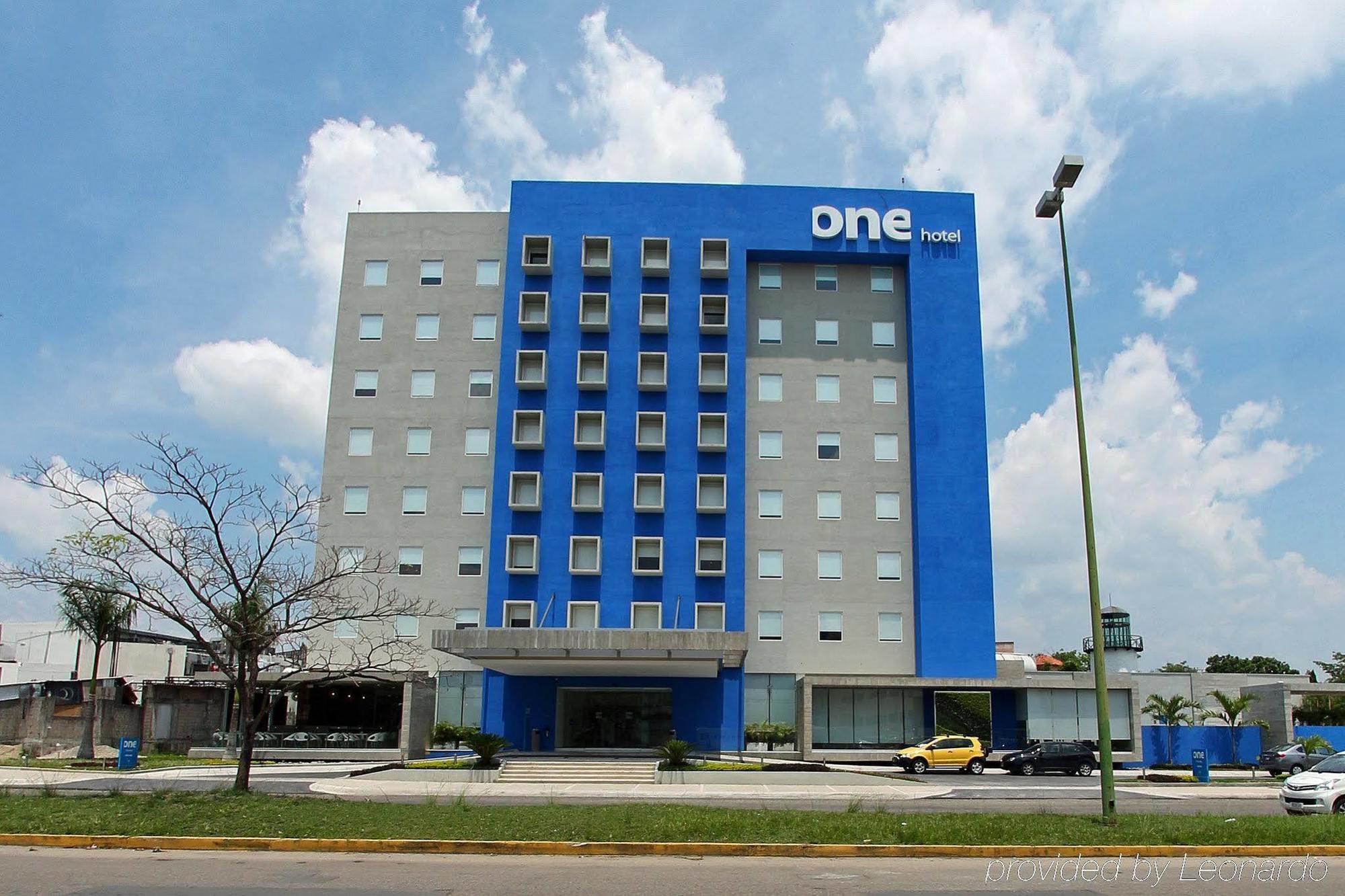 One Villahermosa 2000 Zewnętrze zdjęcie
