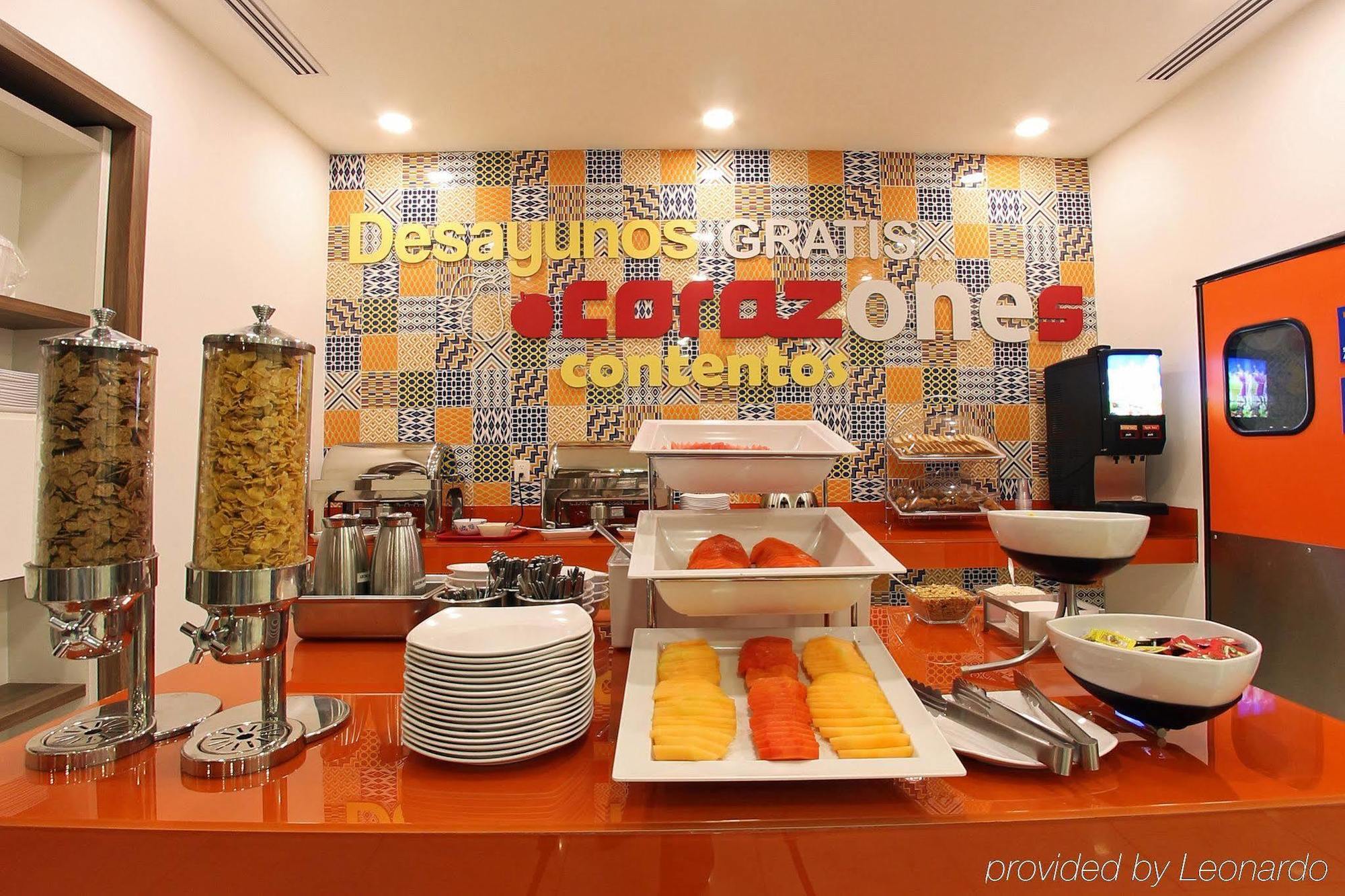 One Villahermosa 2000 Zewnętrze zdjęcie